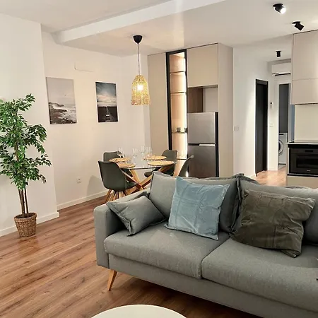 Artes 3- Private Sunny Terrace & 2 Baths Valenza